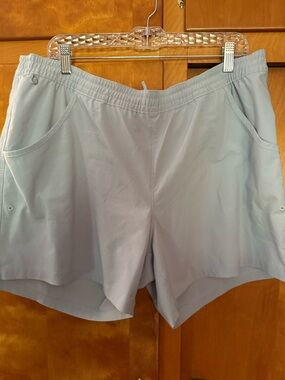 Columbia Light Blue Gray Women’s Athletic Shorts - Comfortable Everyday Wear